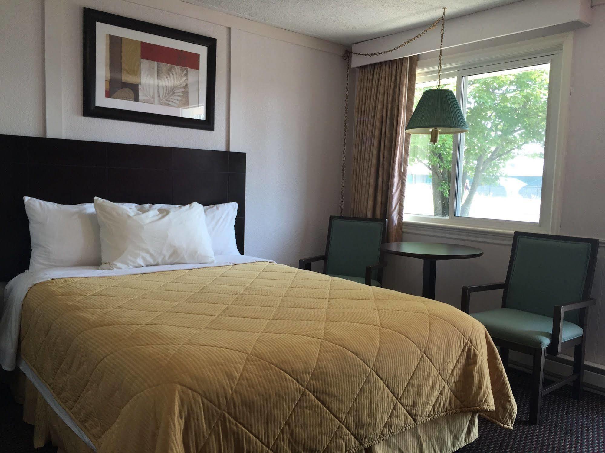 Country Squire Motel Arnprior Exterior foto