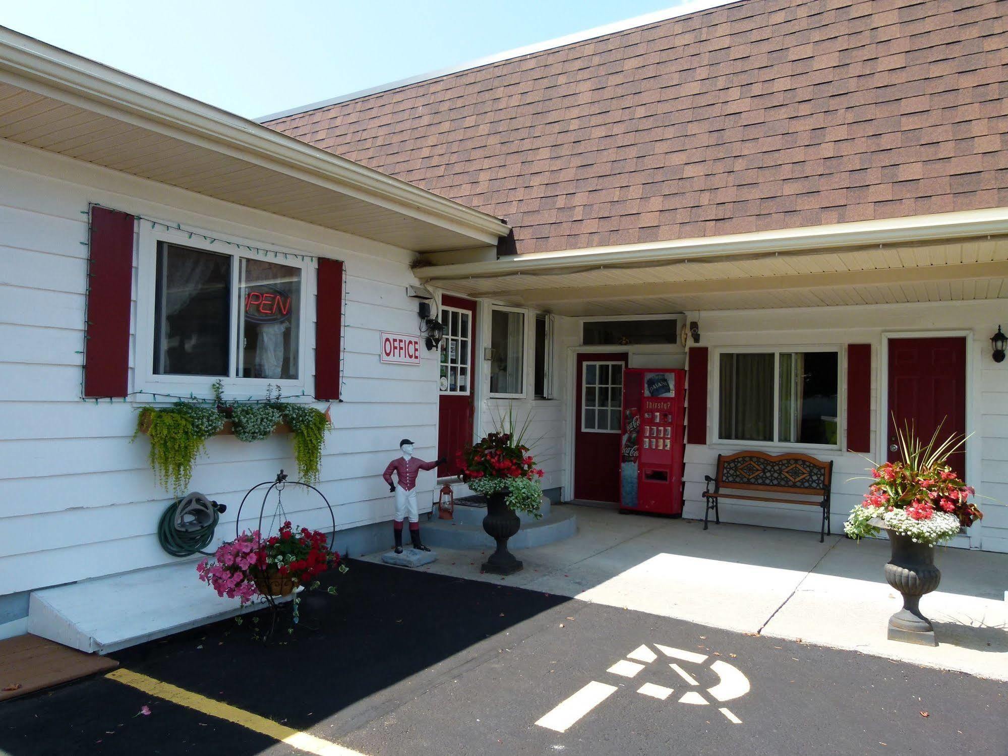 Country Squire Motel Arnprior Exterior foto